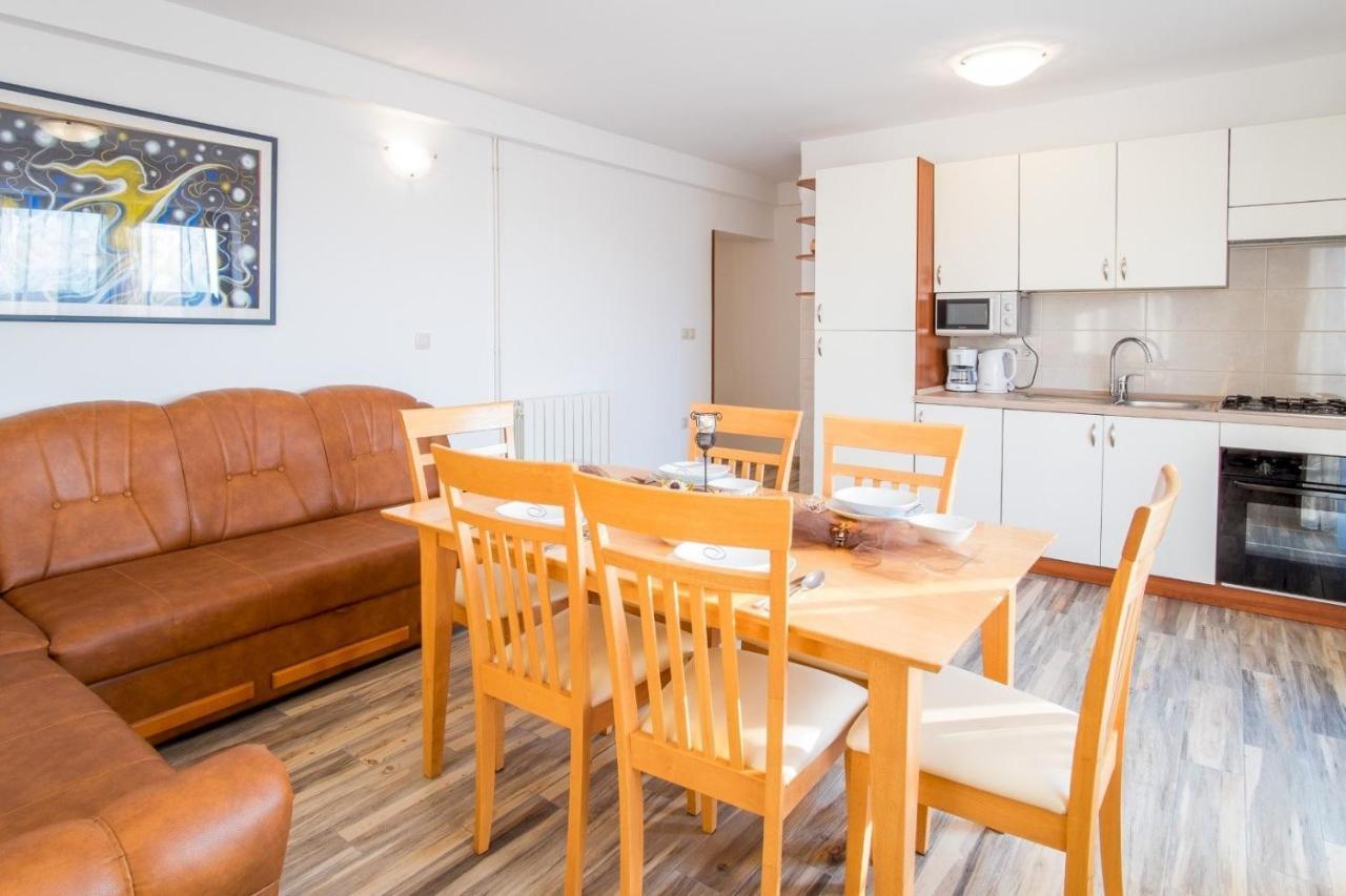 Bubi Apartments Малинска Экстерьер фото