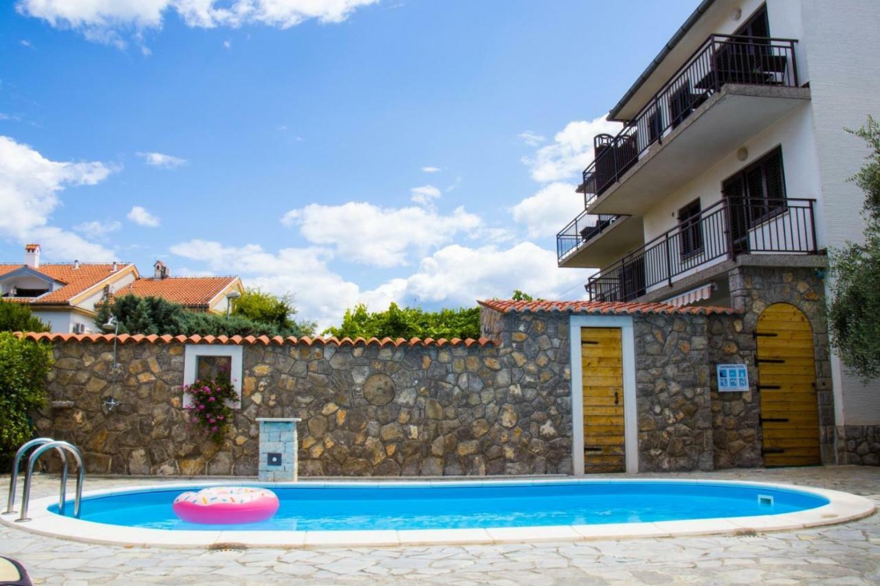 Bubi Apartments Малинска Экстерьер фото