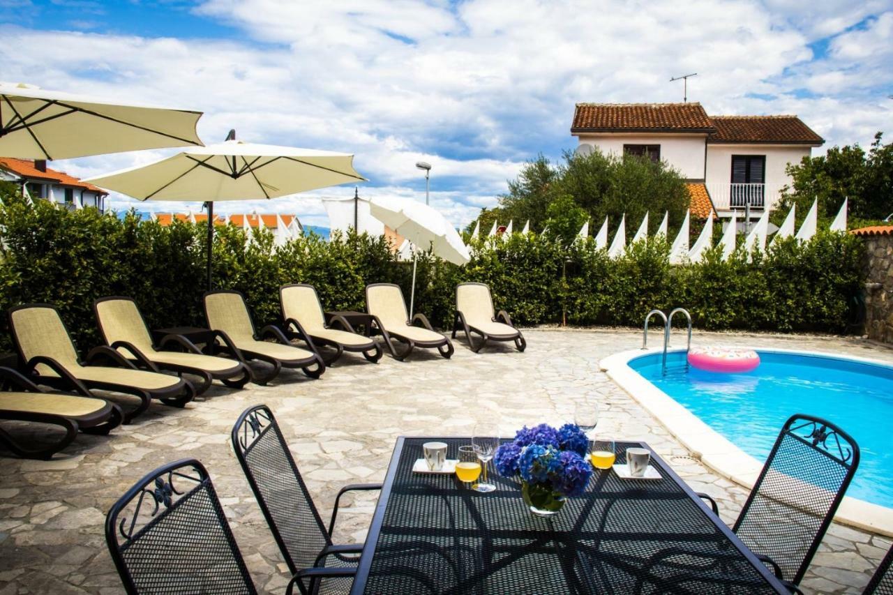 Bubi Apartments Малинска Экстерьер фото